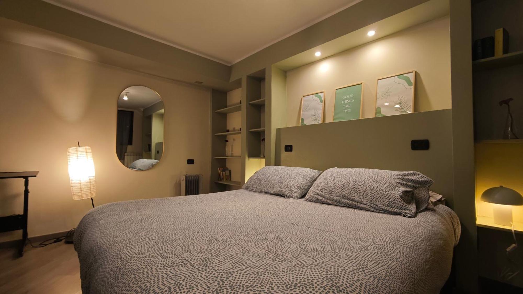 Appartamento Aleph With Private Parking, Next Train Station Como Exteriör bild